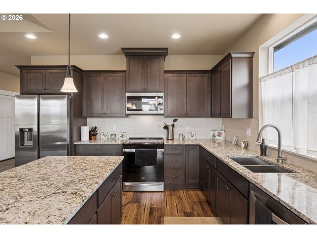 3146 Ne SAMSON Ave, Estacada, OR 97023