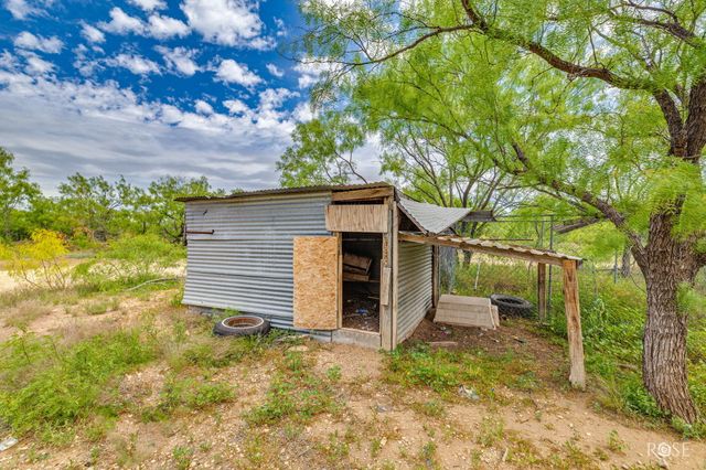 11833 Pin Oak Road, Carlsbad, TX 76934