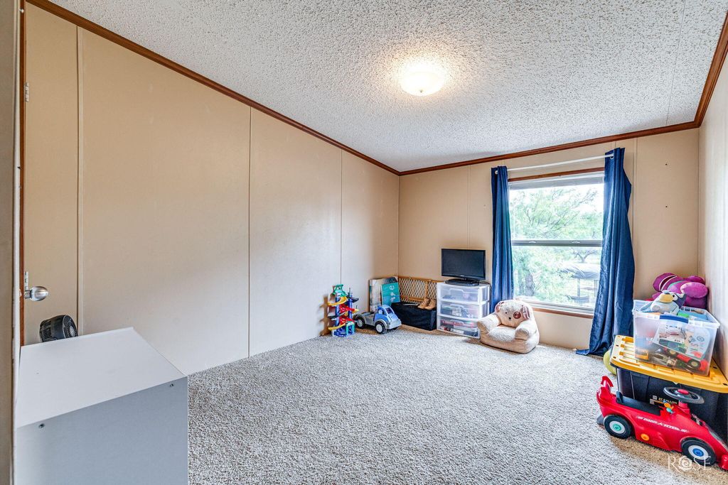 Image 21 of property listing at 11833 Pin Oak Road, Carlsbad, TX 76934