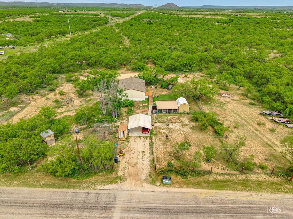 Image 37 of property listing at 11833 Pin Oak Road, Carlsbad, TX 76934