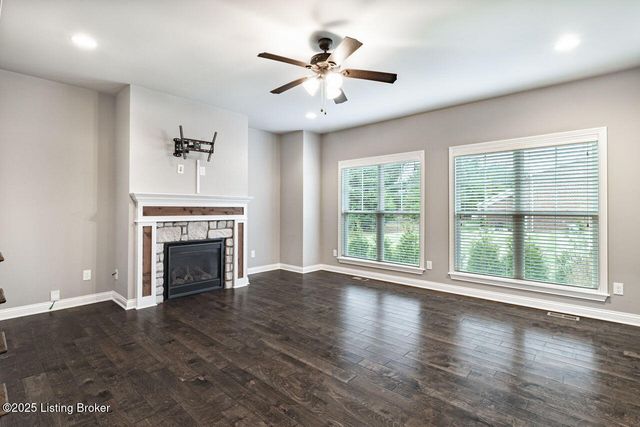 8817 Stara Way, Jeffersontown, KY 40299