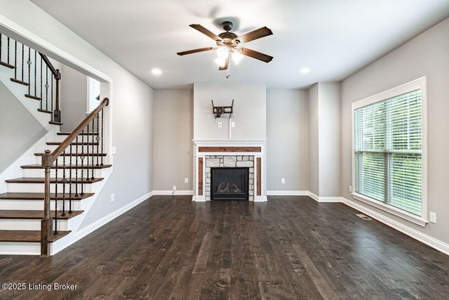 8817 Stara Way, Jeffersontown, KY 40299