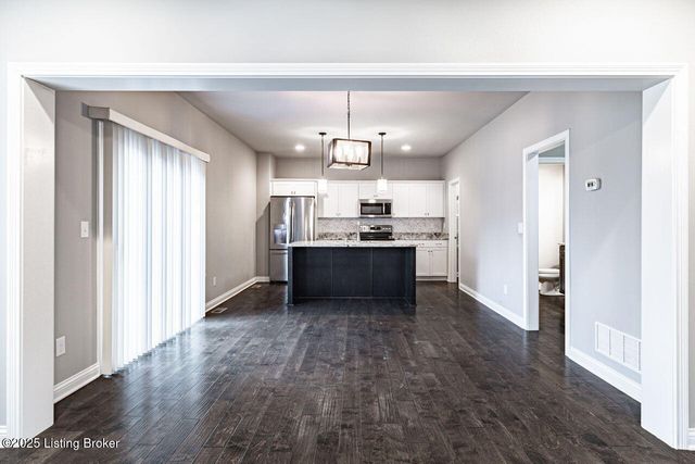 8817 Stara Way, Jeffersontown, KY 40299