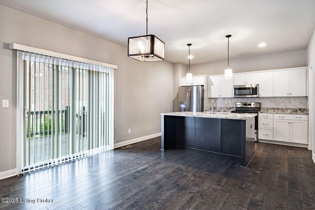 8817 Stara Way, Jeffersontown, KY 40299