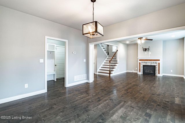 8817 Stara Way, Jeffersontown, KY 40299