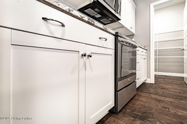 8817 Stara Way, Jeffersontown, KY 40299