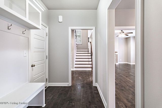 8817 Stara Way, Jeffersontown, KY 40299