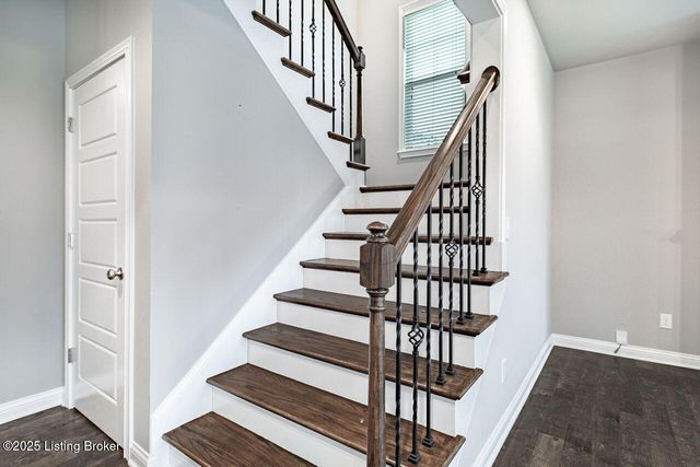 8817 Stara Way, Jeffersontown, KY 40299