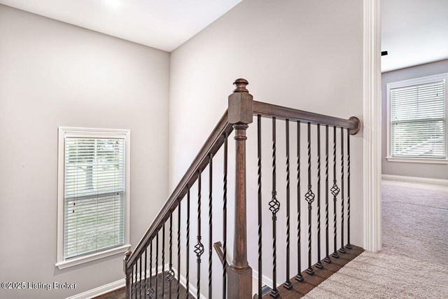 8817 Stara Way, Jeffersontown, KY 40299