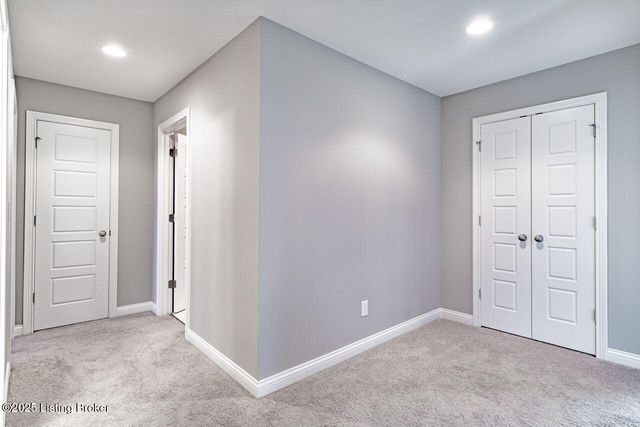 8817 Stara Way, Jeffersontown, KY 40299