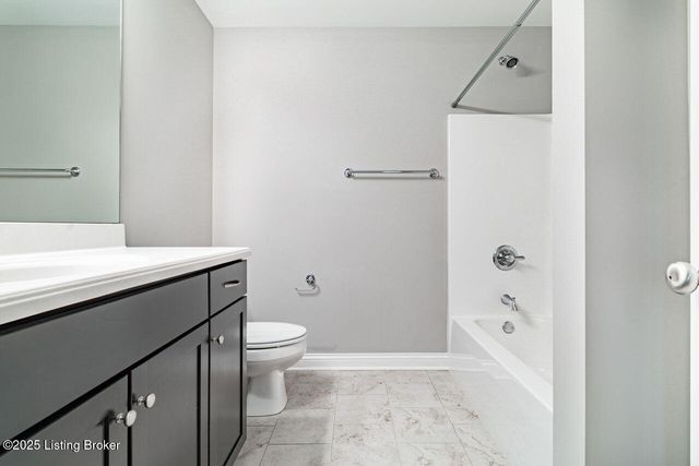 8817 Stara Way, Jeffersontown, KY 40299