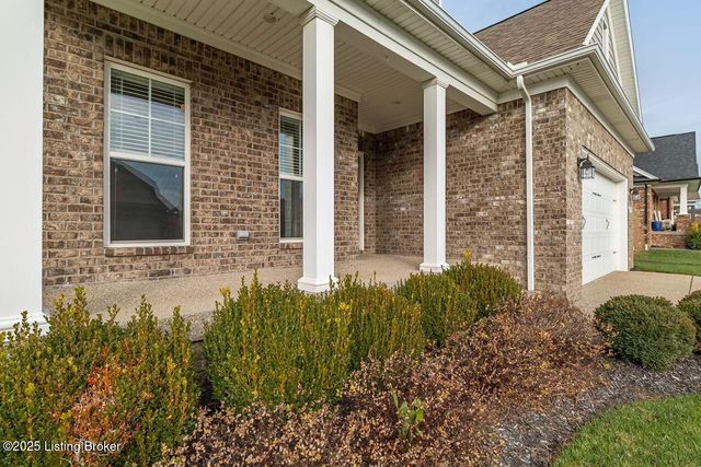 8817 Stara Way, Jeffersontown, KY 40299