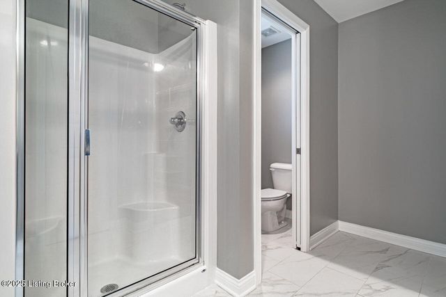 8817 Stara Way, Jeffersontown, KY 40299