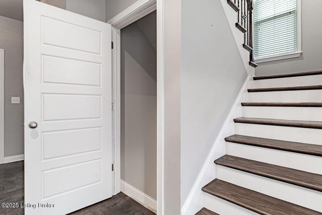 8817 Stara Way, Jeffersontown, KY 40299