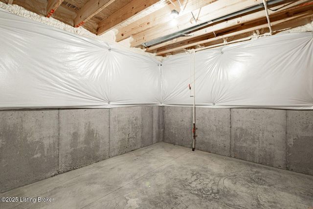 8817 Stara Way, Jeffersontown, KY 40299