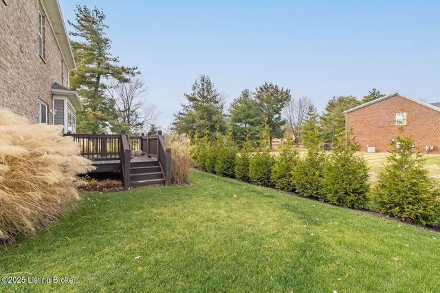 8817 Stara Way, Jeffersontown, KY 40299