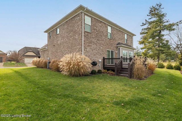 8817 Stara Way, Jeffersontown, KY 40299