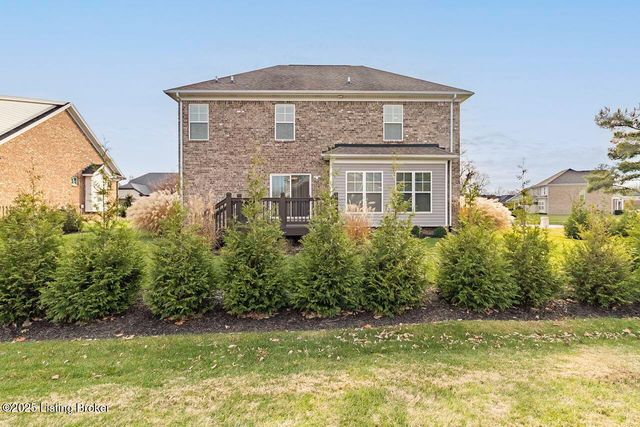 8817 Stara Way, Jeffersontown, KY 40299