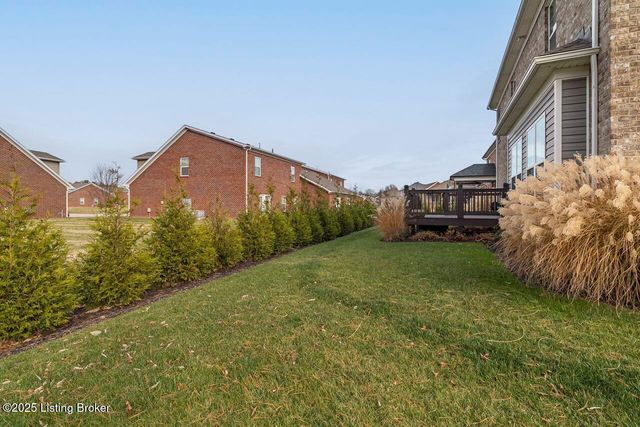 8817 Stara Way, Jeffersontown, KY 40299