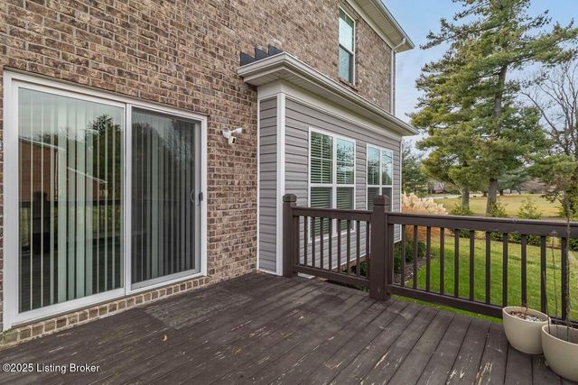 8817 Stara Way, Jeffersontown, KY 40299