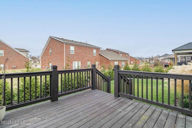 8817 Stara Way, Jeffersontown, KY 40299