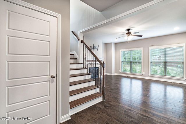 8817 Stara Way, Jeffersontown, KY 40299