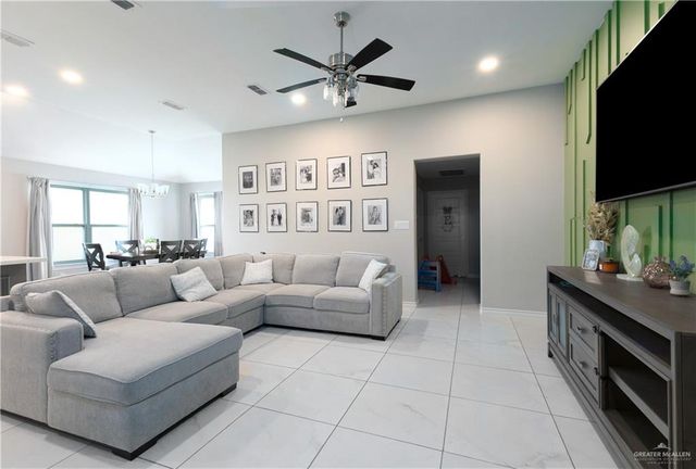 2201 N 26th Drive, Hidalgo, TX 78557