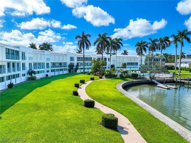 383 Harbour DR 309, Naples, FL 34103