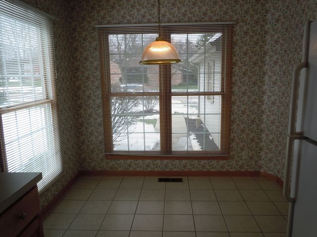 653 Cress Creek Drive, Crystal Lake, IL 60014