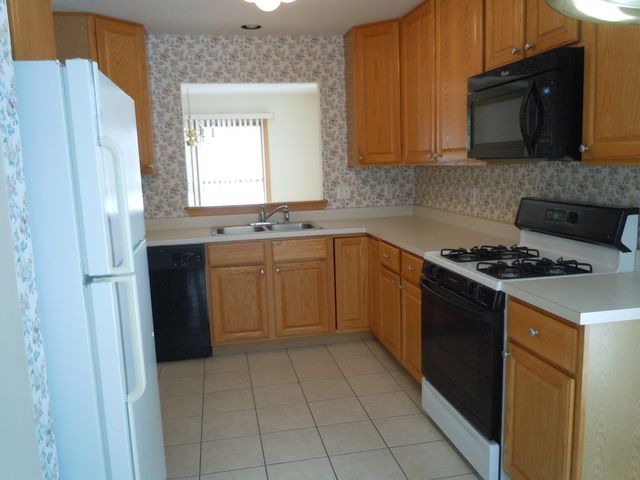 653 Cress Creek Drive, Crystal Lake, IL 60014