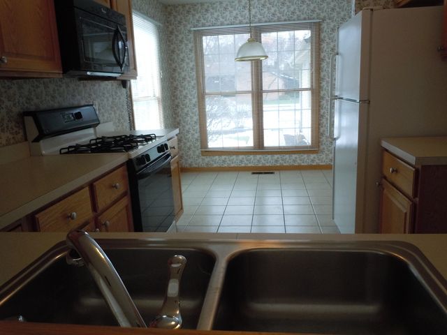 653 Cress Creek Drive, Crystal Lake, IL 60014