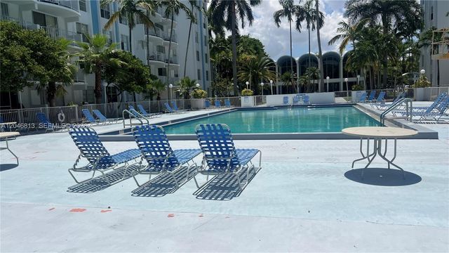 488 NW 165th St Rd B-309, Miami, FL 33169