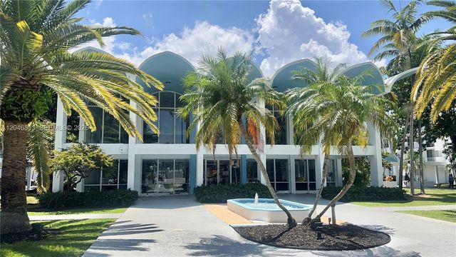 488 NW 165th St Rd B-309, Miami, FL 33169