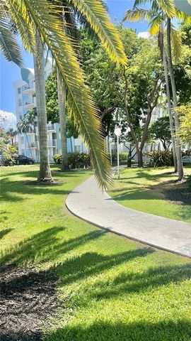 488 NW 165th St Rd B-309, Miami, FL 33169