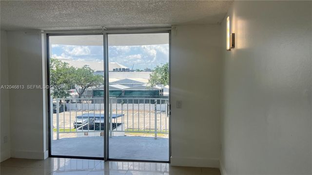 488 NW 165th St Rd B-309, Miami, FL 33169