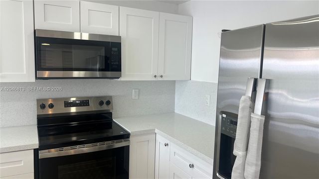 488 NW 165th St Rd B-309, Miami, FL 33169