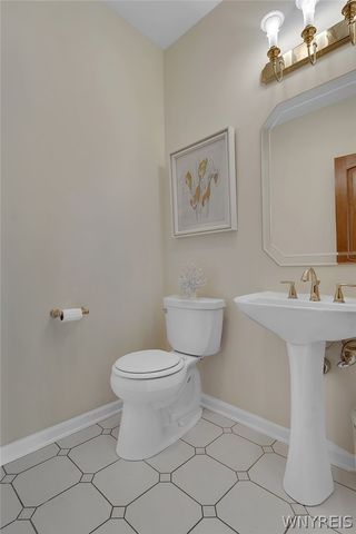 5565 Hidden Pines Court, Clarence, NY 14221