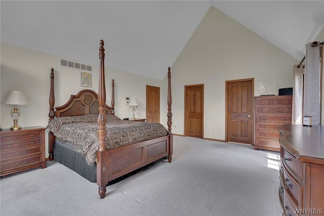 5565 Hidden Pines Court, Clarence, NY 14221