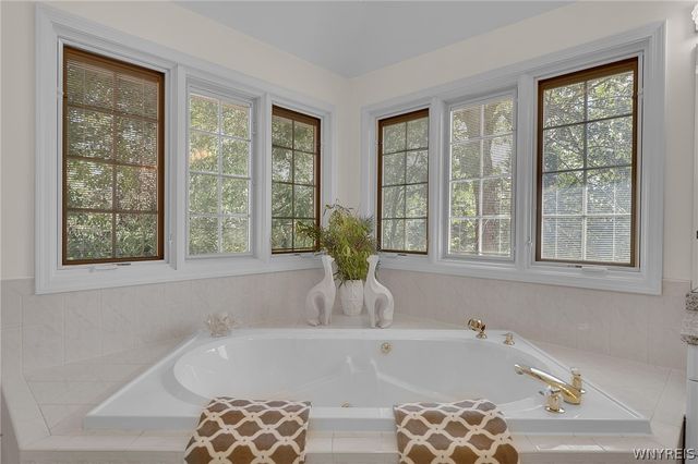 5565 Hidden Pines Court, Clarence, NY 14221