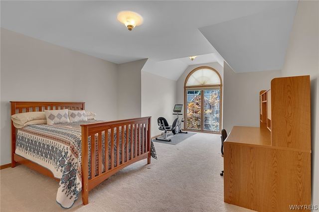 5565 Hidden Pines Court, Clarence, NY 14221