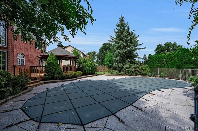 5565 Hidden Pines Court, Clarence, NY 14221