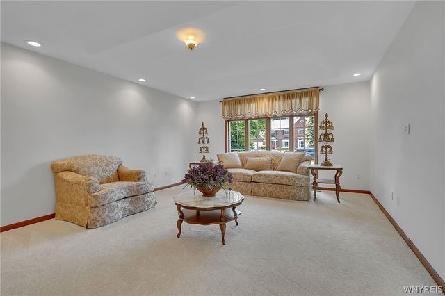 5565 Hidden Pines Court, Clarence, NY 14221