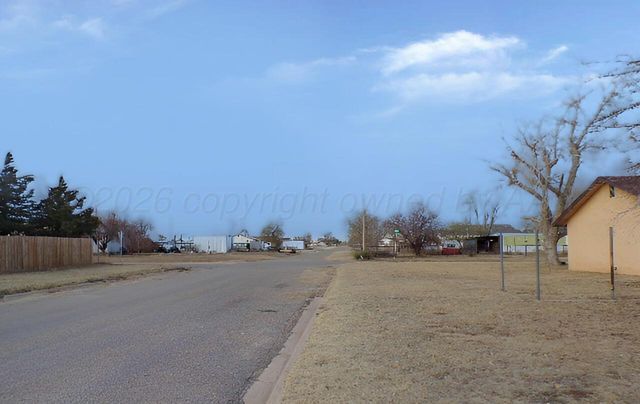507 Clark Avenue, Stinnett, TX 79083