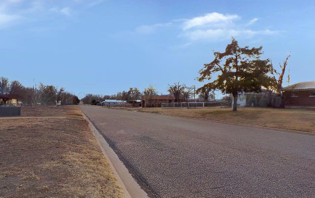 507 Clark Avenue, Stinnett, TX 79083