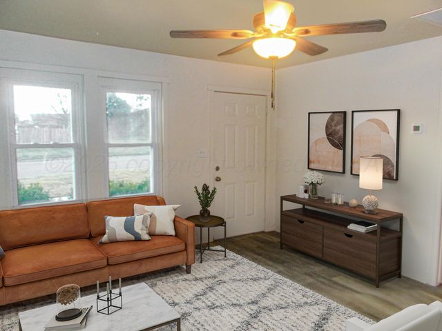 507 Clark Avenue, Stinnett, TX 79083