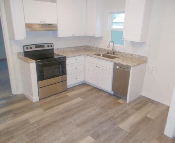 507 Clark Avenue, Stinnett, TX 79083