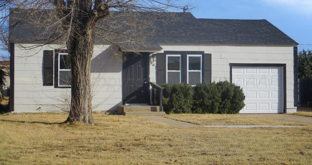 507 Clark Avenue, Stinnett, TX 79083