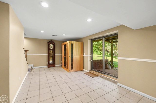 755 E Romeo Road, Leonard, MI 48367