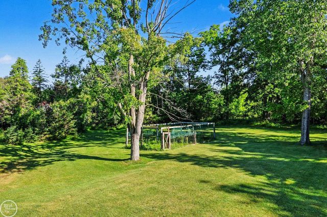 755 E Romeo Road, Leonard, MI 48367