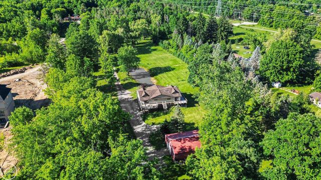 755 E Romeo Road, Leonard, MI 48367